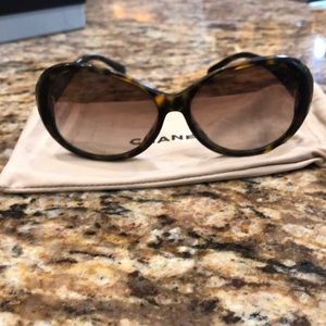 CHANEL sunglasses